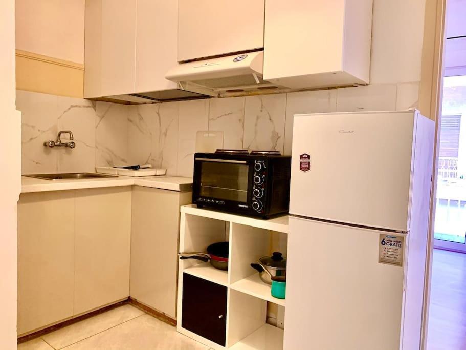 2 Bedroom Apartment 300 Meters Metro Aghios Loanis Atina Dış mekan fotoğraf