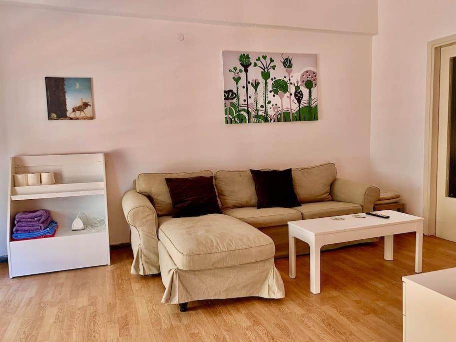 2 Bedroom Apartment 300 Meters Metro Aghios Loanis Atina Dış mekan fotoğraf